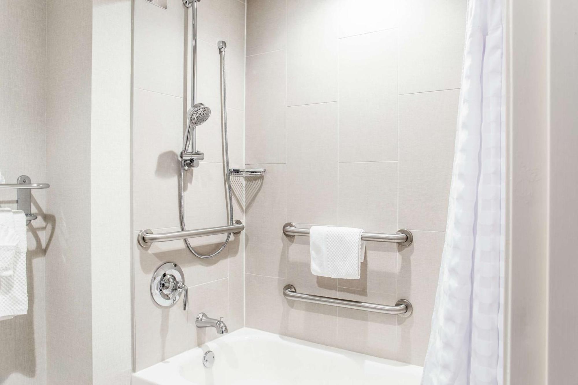 Doubletree By Hilton Kenosha, Wi